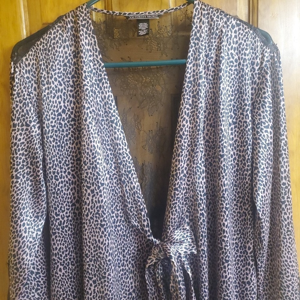 Victoria's Secret XS/S Robe Women Pink Leopard Lace Back Satin Lingerie Kimono